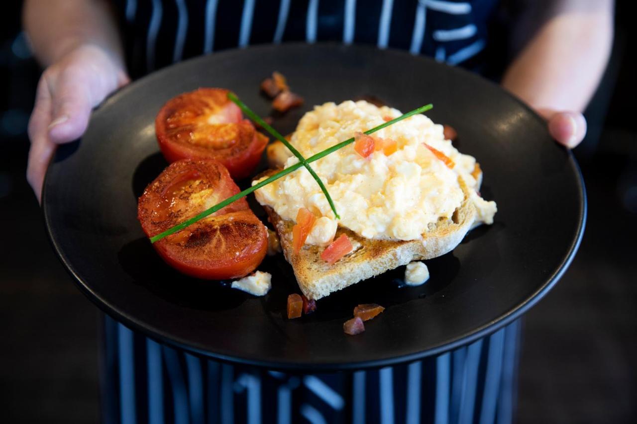 Julie-anna, 4* Bendigo